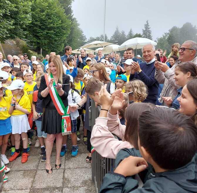 A Serramazzoni è rinato il centro tennis: «Grazie ai volontari fatto l’impossibile»