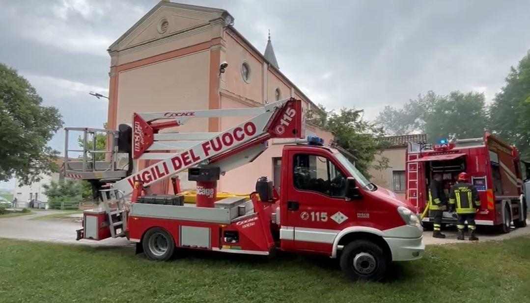 Incendio a Salvatonica, i soccorritori: “Così abbiamo salvato l’anziana”
