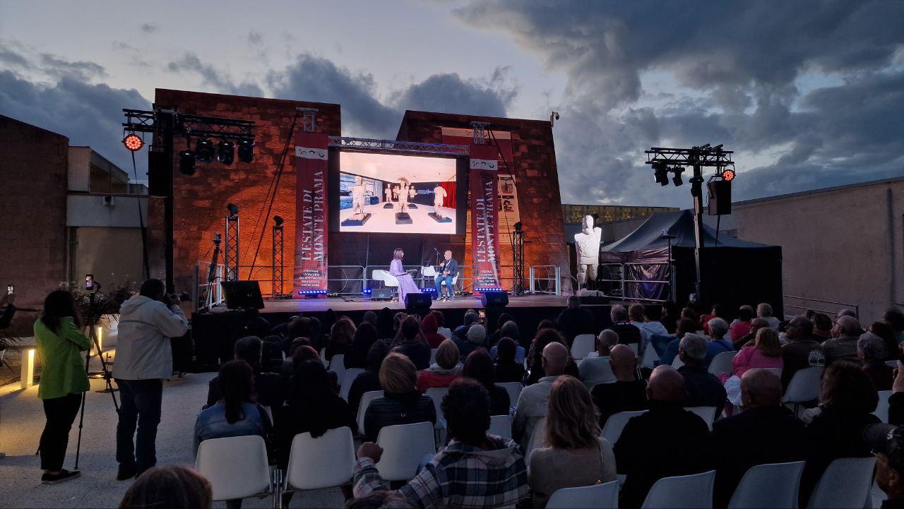 
	La platea durante una delle serate del Festival internazionale dell'Archeologia

