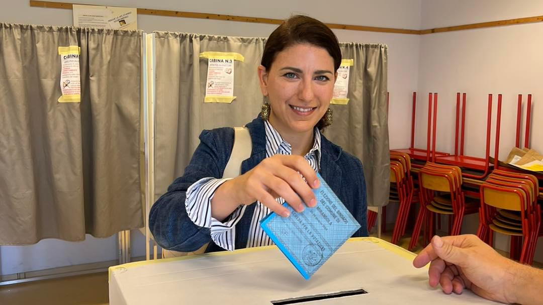 Letizia Budri è il nuovo sindaco di Mirandola: il Pd e Bassoli sconfitti al ballottaggio