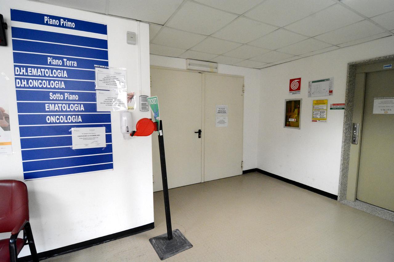 L’ingresso del reparto di Ematologia oncologica all’ospedale San Martino

