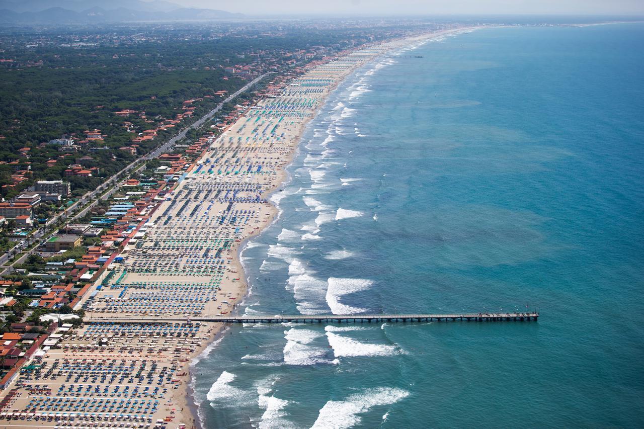 
	Gli stabilimenti baleari in una foto dall'alto

