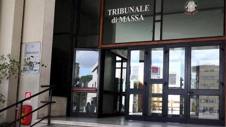 Massa, perseguita la collega dopo un “No”: condannato<br type="_moz" />