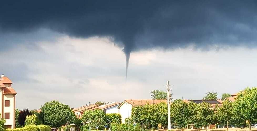 Carpi, il ritorno dell’imbuto nel cielo: «Poteva essere un tornado»<br type="_moz" />
