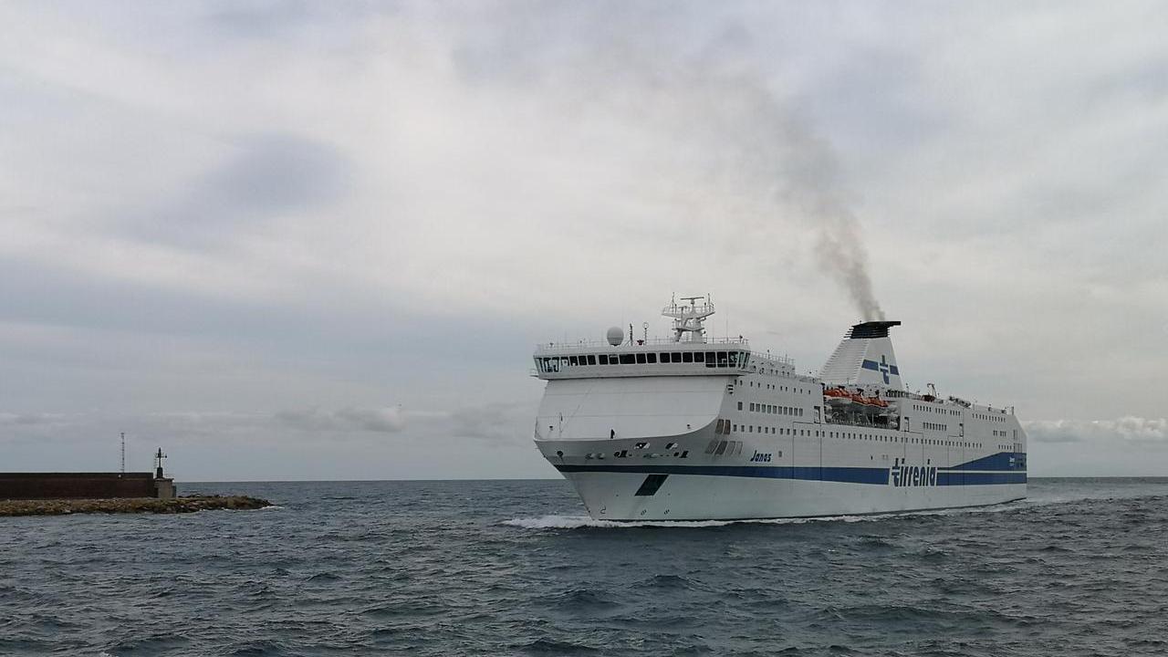 Sequestrato in Corsica il traghetto Moby Genova –Ajaccio - Porto Torres: passeggeri dirottati verso Golfo Aranci