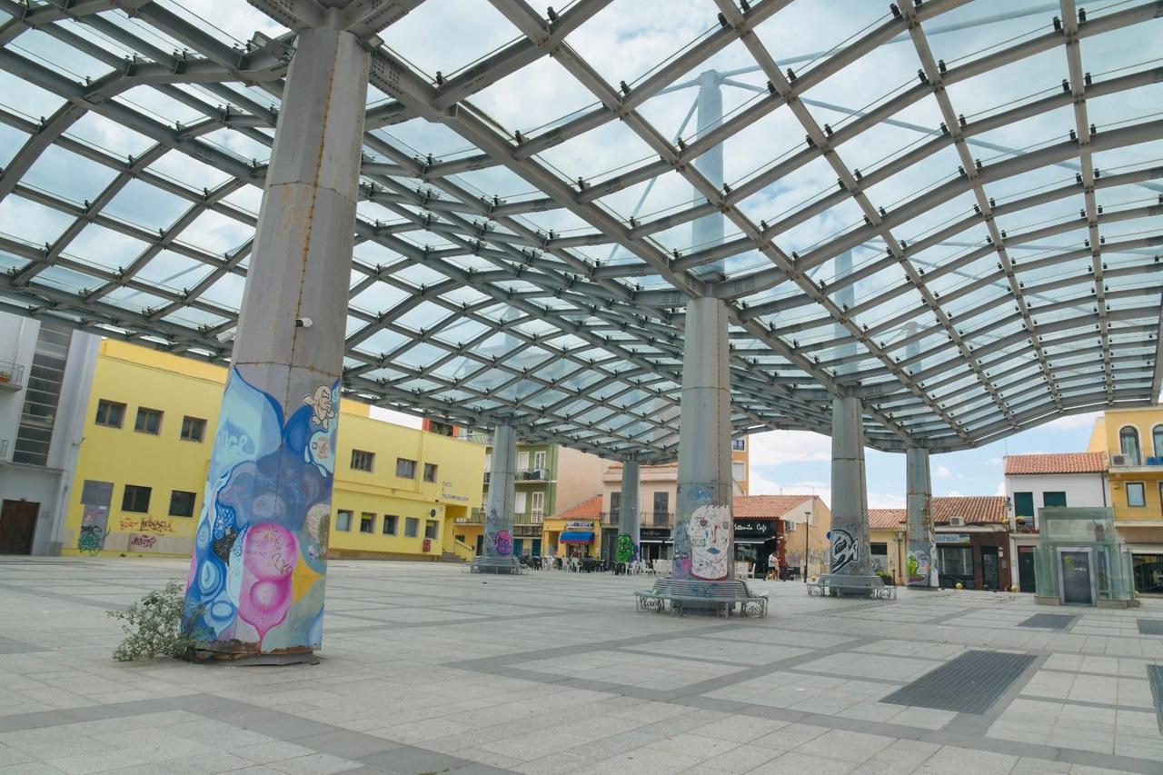 Sicurezza, parcheggi e rifiuti: vita in trincea nel centro storico di Olbia