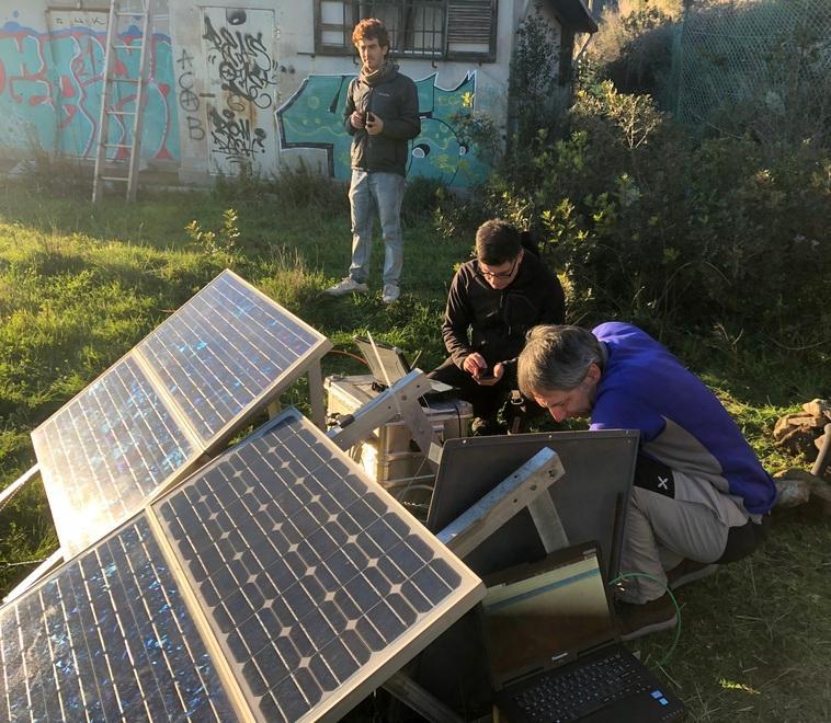 
	I rilevatori acustici installati nell&rsquo;area del campo da calcio a Seccheto (Elba)


