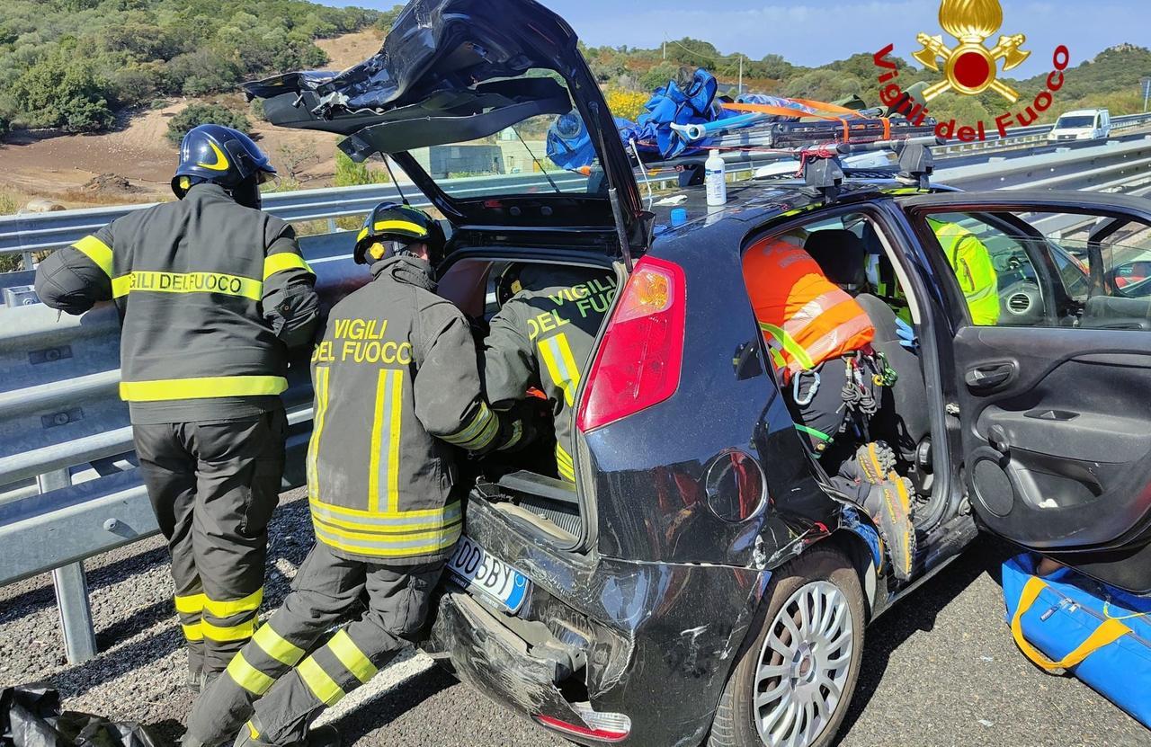 Incidente al bivio di Ovilò, un ferito trasportato in elicottero a Olbia