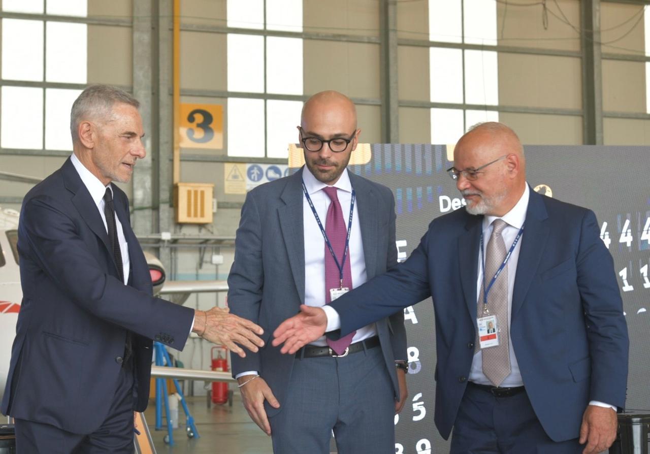 Olbia, negli hangar ex Meridiana nasce un polo manutentivo per jet privati: 350 assunzioni