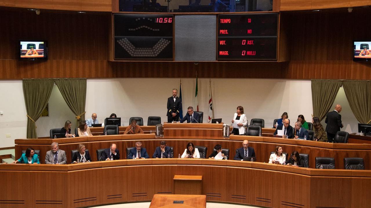 Cagliari una seduta del consiglio regionale