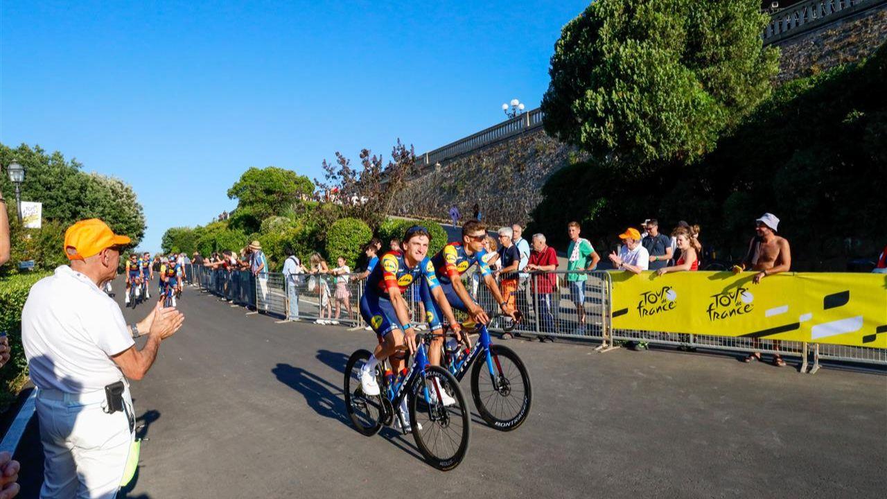 L'arrivo delle squadre del Tour de France a Firenze 