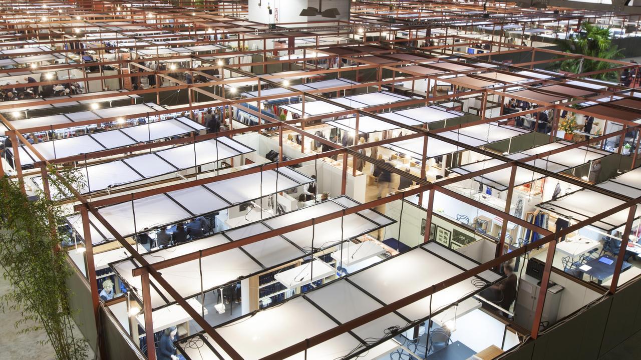 Tessile, i produttori pratesi snobbano Parigi e scelgono Milano