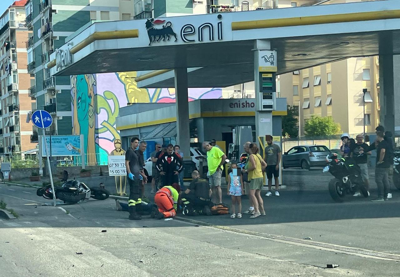 
	L'incidente all'interno del distributore di benzina (foto Franco Silvi)

