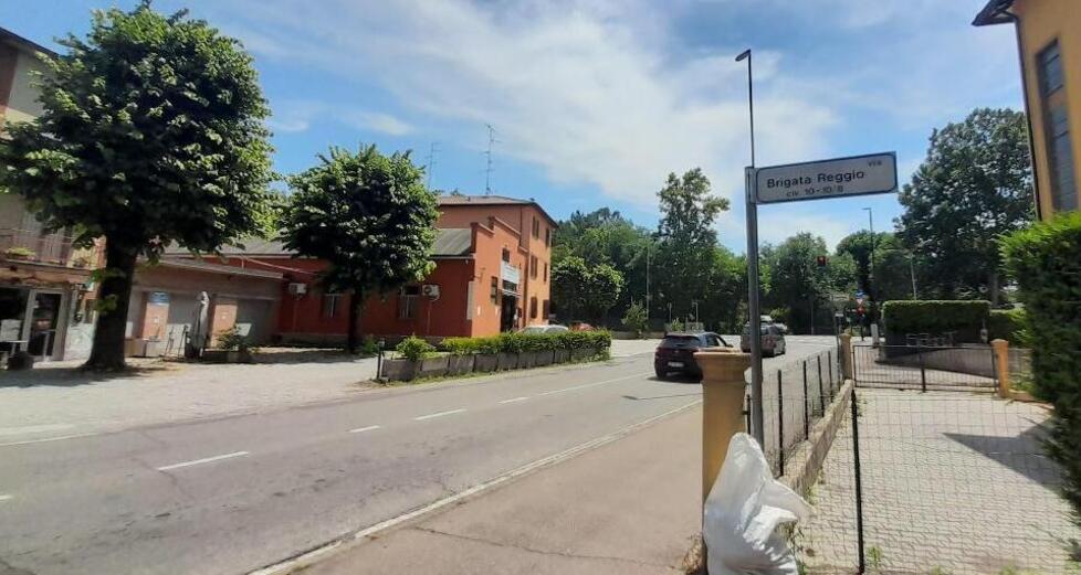 Travolto e ucciso mentre attraversa via Brigata Reggio