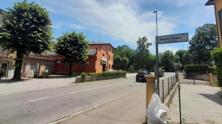 Travolto e ucciso mentre attraversa via Brigata Reggio