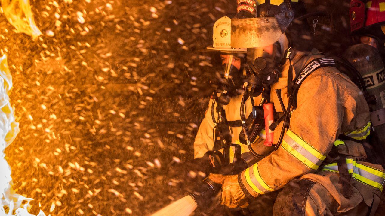 Fiamme nell’abitazione, una donna in ospedale a San Giuliano Terme