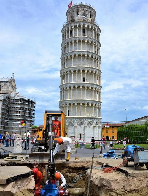 Pisa, gli anarchici rivendicano l’incendio all’armadio della fibra