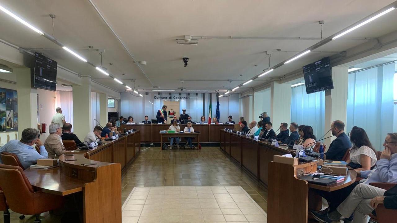 Capannori, insediato il consiglio comunale: l’ex sindaco Menesini eletto presidente