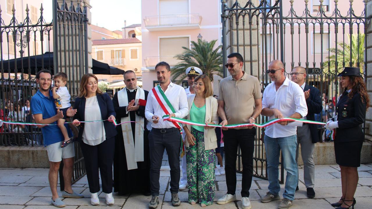 La Maddalena, inaugurato il mercato civico: la “rinascita” dopo otto anni