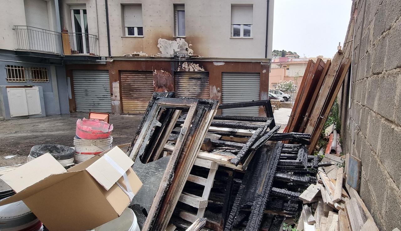 Via Catte, dopo l’incendio parte la caccia dei punti a rischio rogo