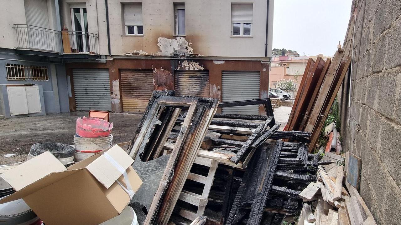 Via Catte, dopo l’incendio parte la caccia dei punti a rischio rogo