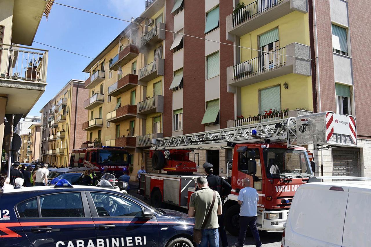 
	I soccorsi nel giorno dell&rsquo;incendio in via L&rsquo;Hermite

