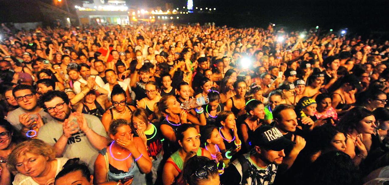 
	Il pubblico al piazzale d'alaggio nel 2022 in occasione del concerto di Irama durante 20Eventi (foto Paolo Barlettani)

