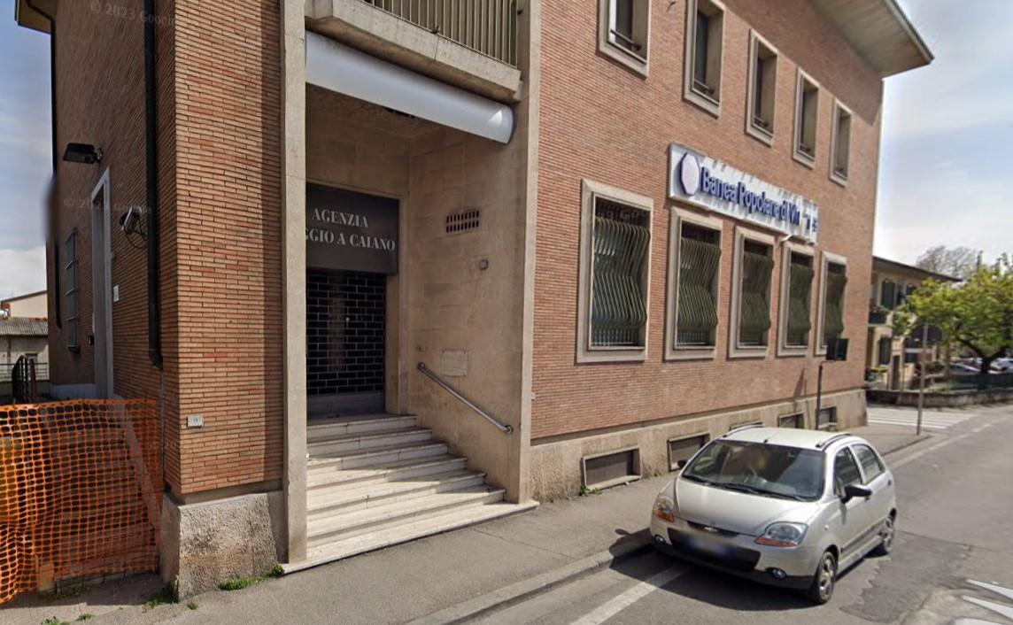 
	L'ex sede della Cassa di risparmio di Prato a Poggio a Caiano

