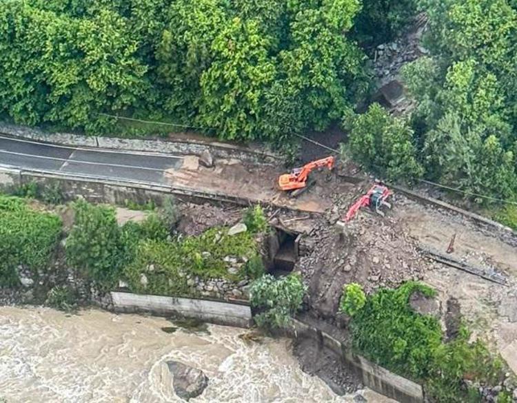 Maltempo in Piemonte e Valle d’Aosta, frane e fiumi in piena: centinaia ...