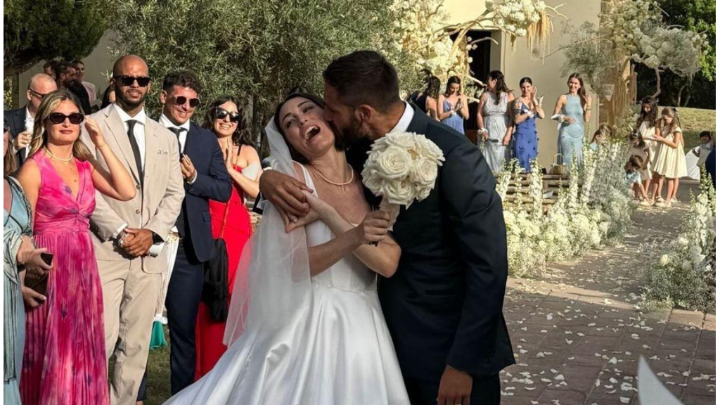 Leonardo Pavoletti ed Elisa Aliotta oggi sposi