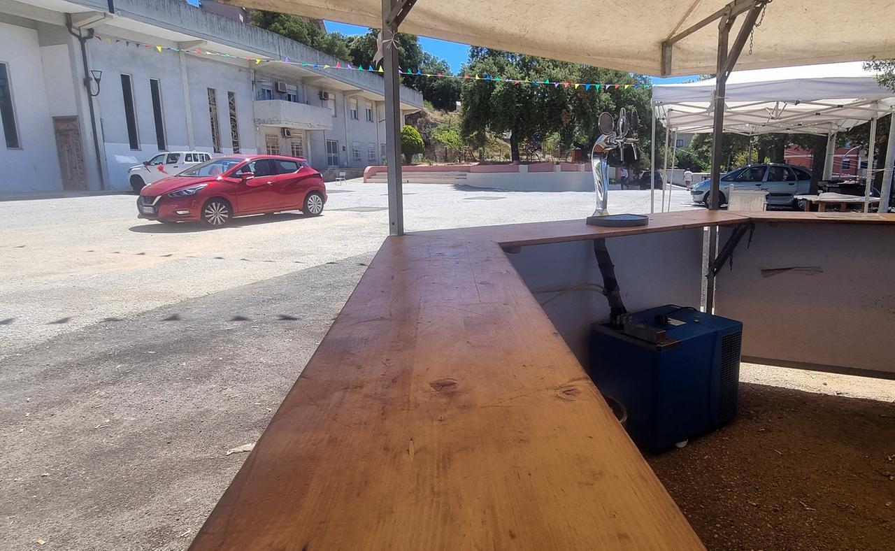 
	L'area in cui erano allestititi gli stand davanti alla chiesa di San Paolo (foto Locci)

