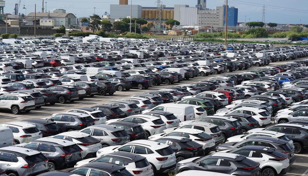 Movimentazione auto in porto: «Livorno rischia di perdere uno dei traffici principali»