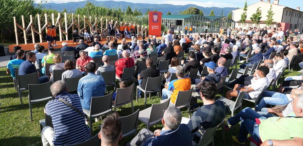 La nuova società e la dirigenza è stata presentata al Vannucci nursery campus (foto Nucci)