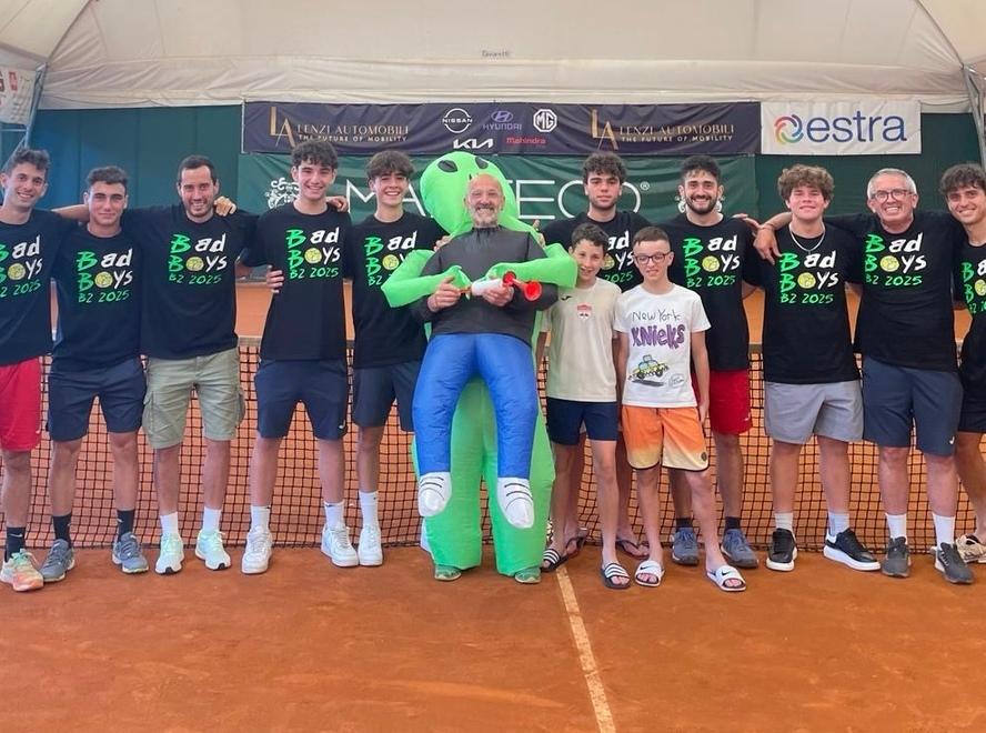 La seconda squadra del Tennis club Bisenzio che ha conquistato la promozione in B2