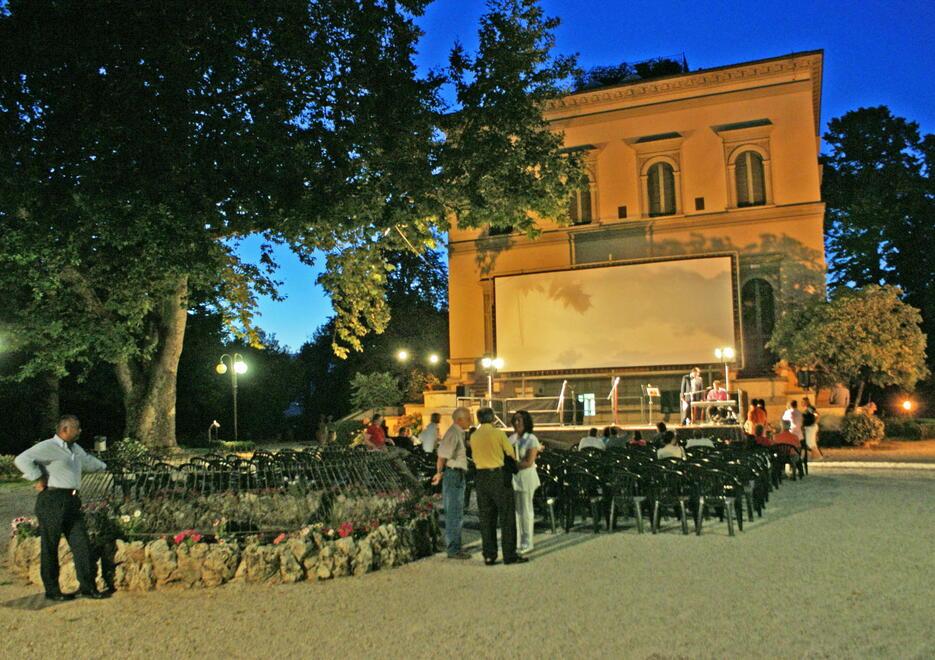 Monsummano, per godersi un film sotto le stelle ritorna il “Cinema nel parco”