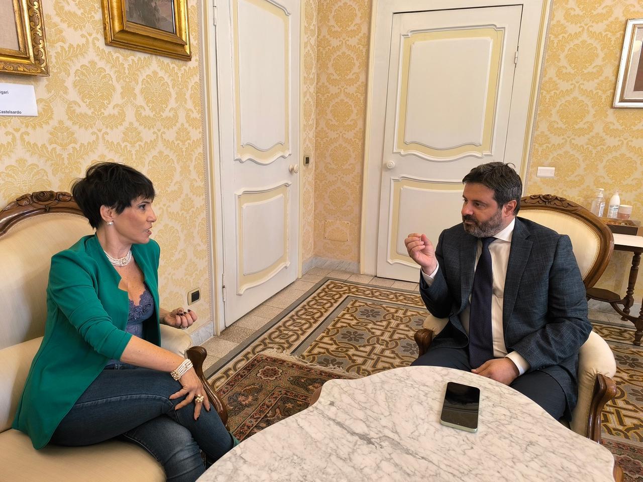 Sassari, il sindaco Giuseppe Mascia incontra l’assessora al Lavoro Desirè Manca