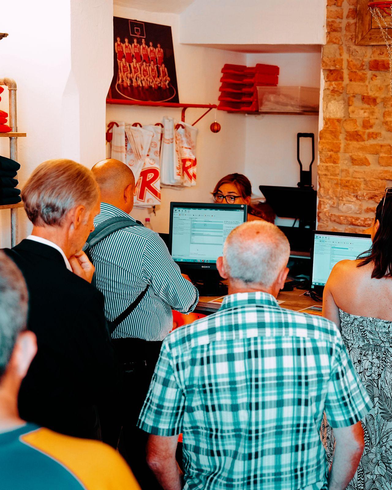 Parte  la campagna abbonamenti della Unahotels. Prezzi più bassi in curva e gradinata