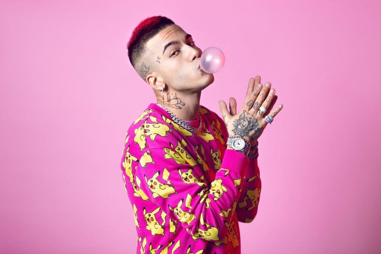 Sfera Ebbasta annuncia una data in Toscana nel 2025. Due sono già sold out
