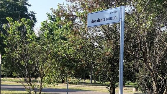 Reggio Emilia, intitolato a don Dante Ronzoni il piazzale della zona sportiva di Cella