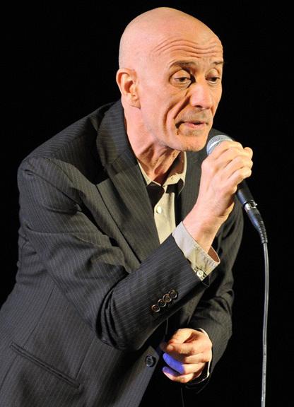 Musica Pomposa, Peppe Servillo interpreta Lucio Dalla: giovedì il concerto all’abbazia