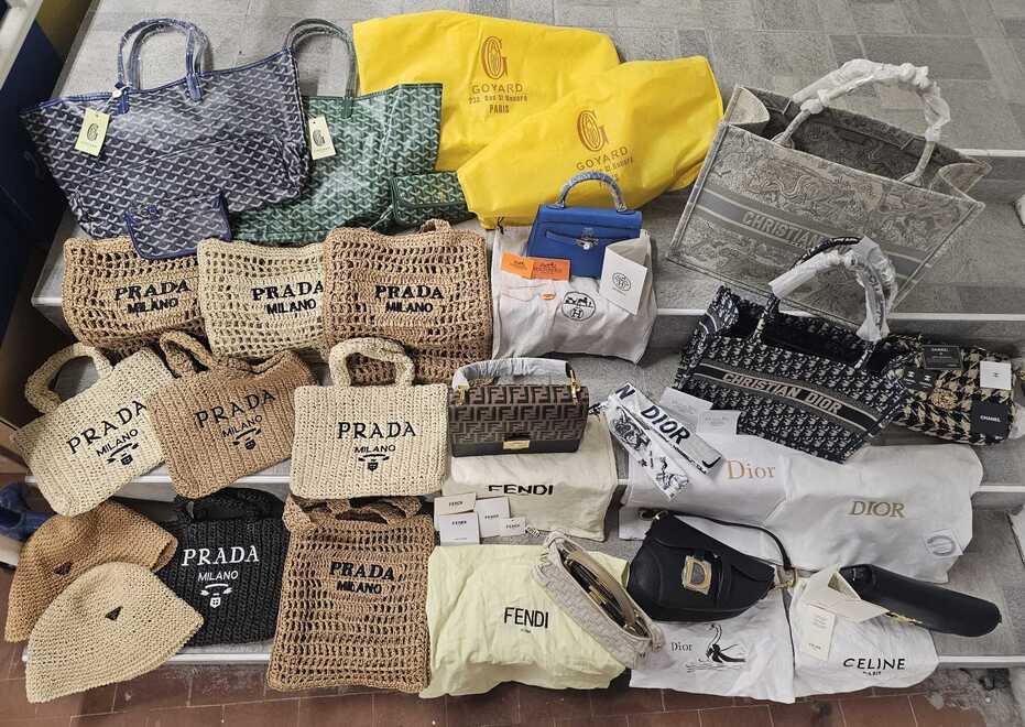 Forte dei Marmi, una borsa “Maison Goyard” falsa costa cara alla cliente di un bagno