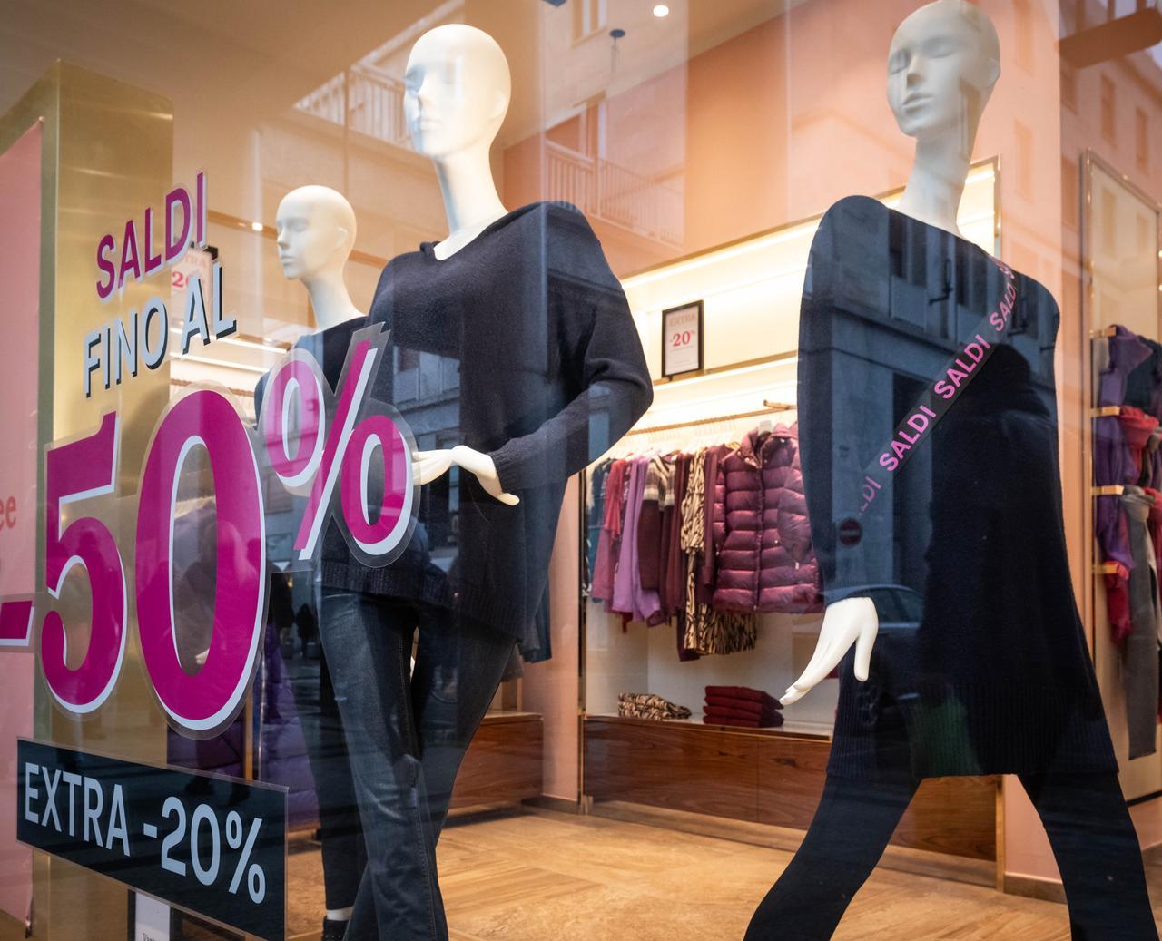 Anche a Modena il via ai saldi estivi: le sei regole per evitare brutte sorprese