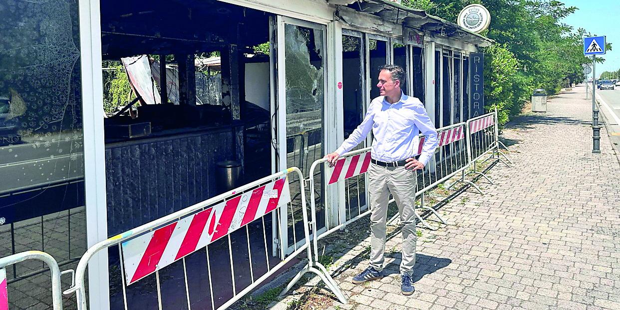
	Il sindaco Conti davanti all'ex Giardino di Poppa

