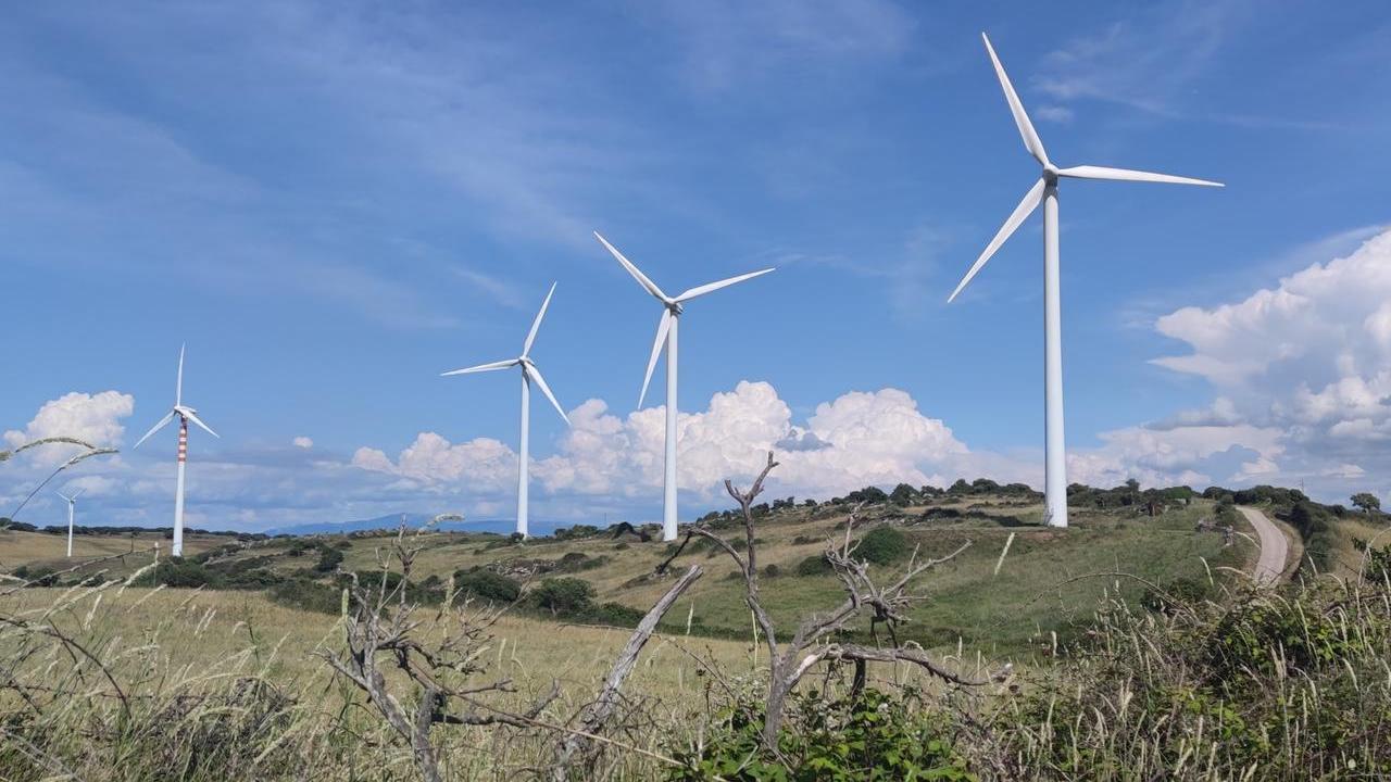 Un impianto eolico in Sardegna