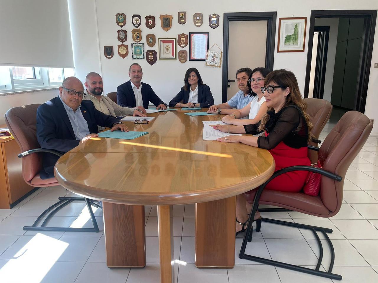 Prima seduta del nuovo consiglio comunale di Sinnai, la sindaca presenta la giunta
