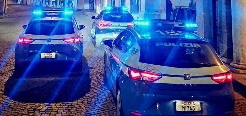 Modena, esce di casa per buttare la spazzatura: pestato e rapinato dal branco