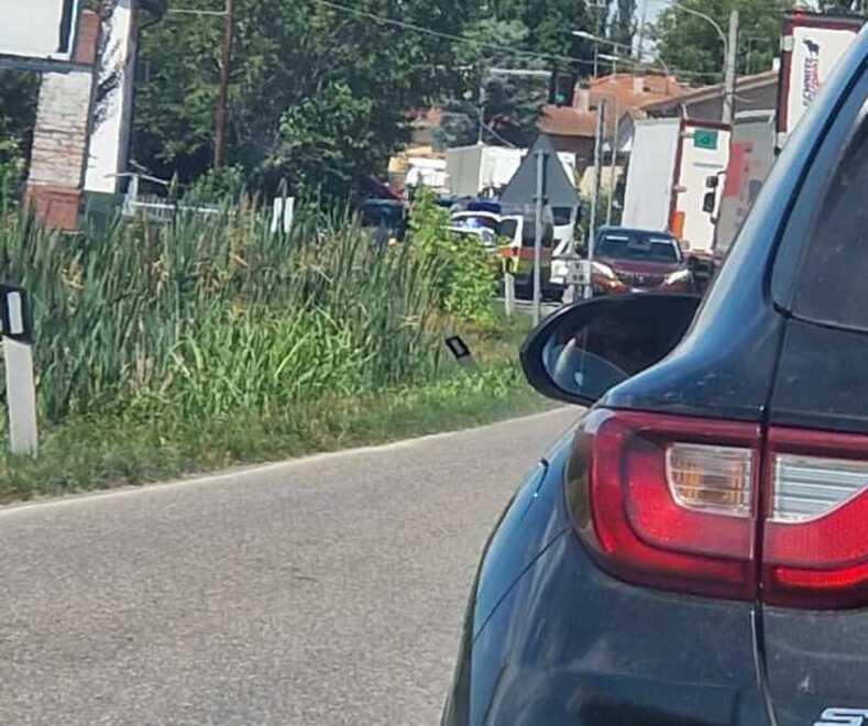 Modena, cestello urtato da camion: un operaio è gravissimo