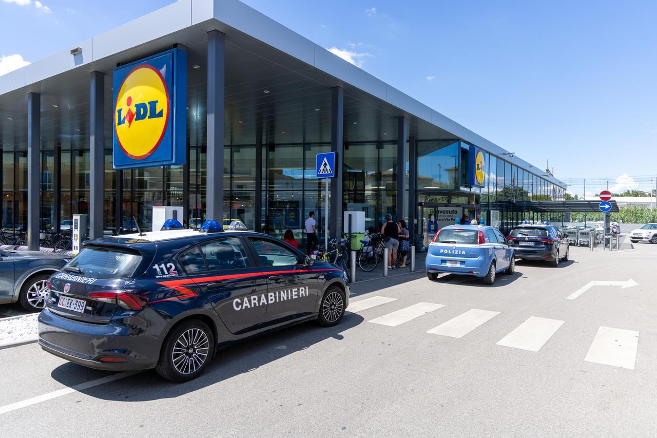 Ferrara, colto sul fatto si difende: «Ho rubato perché ho fame»