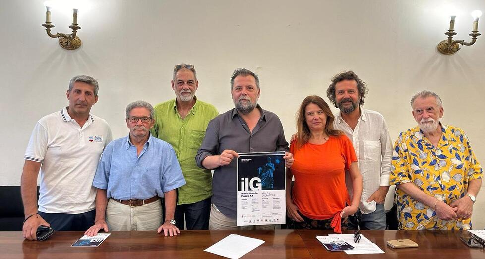 Livorno, sotto le stelle di piazza XX Settembre palio, parole e spettacoli - Il programma<br>
