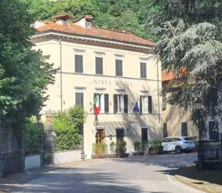 Bagni di Lucca, la nuova vita dell'hotel La Regina: offerte di lavoro al bar e alla reception